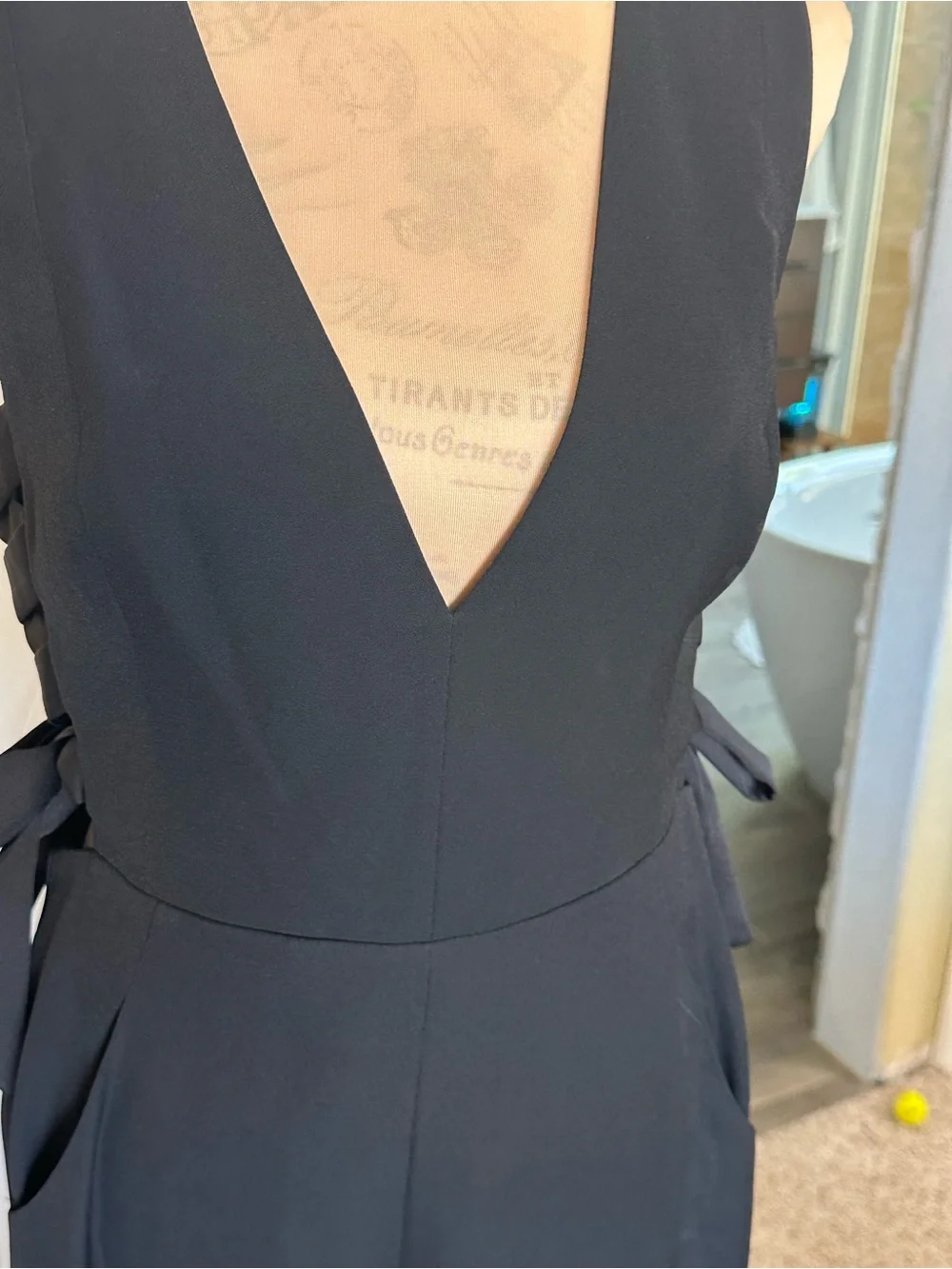 BCBGMaxAzria Black Backless V-Neck Lace-Up Dress - Picture 4 of 10